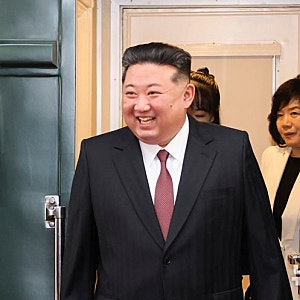 “갑자기 중국에 왜...?” 김정은 전격 방중, 새로 열린 다리가 주목받는 이유