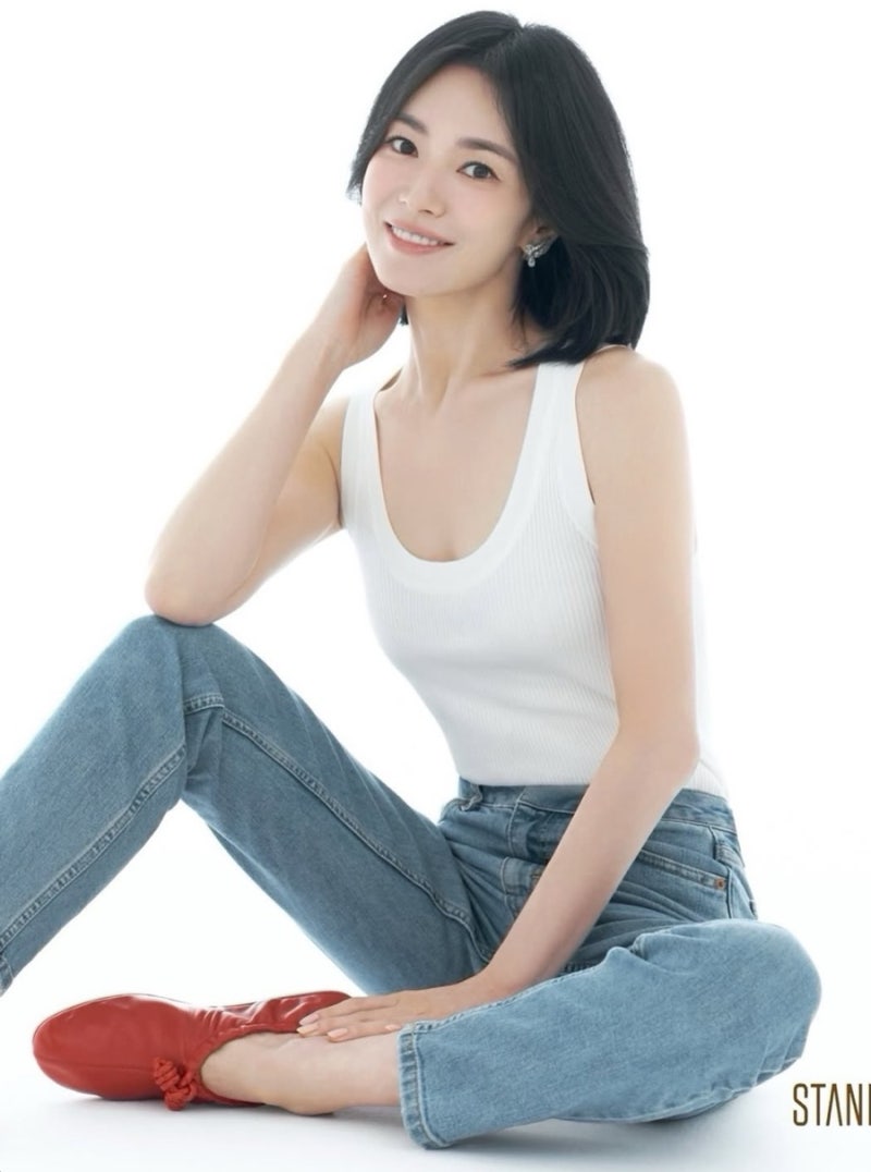 “흰 난닝구에 청바지만 입었을 뿐인데…” 송혜교, 역시 얼굴이 다했다