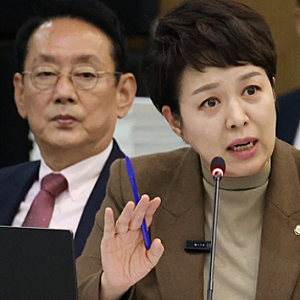 [속보] “두루치기 먹었나, 골프 쳤나?” 이재명 대통령 제주 47시간 비행금지 의혹…국감서 ....
