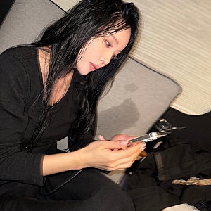 홍진영 공연하다 비에 흠뻑 젖었다! 안전벨트 논란까지 미리 해명한 상황