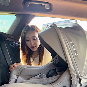 한다감, 출산 한 달 만에 공개한 근황…아들 카시트 놓인 차 보며 감격