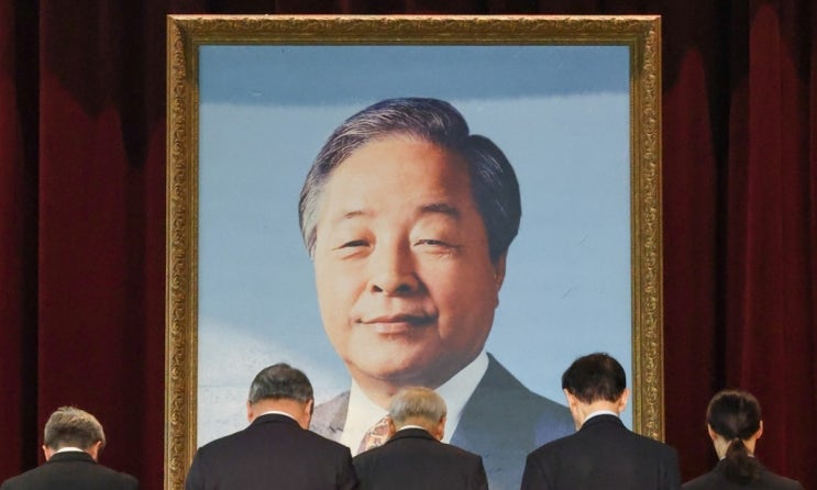 '<b>최형우</b>' 치면 야구선수만 나오는데, 오늘 떠난 'YS 오른팔'은 전혀 ....