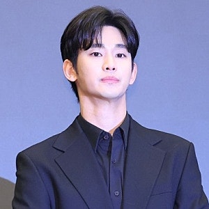 김수현 측 "故 김새론 모친도 검찰 송치…조작 카톡·AI 음성 확인"