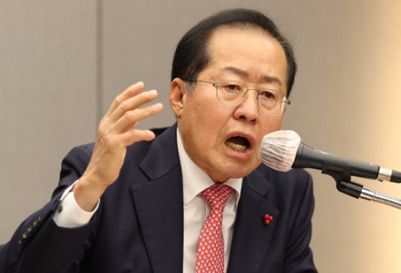 <b>홍준표</b> 측 '여론조사 대납 의혹' 영장심사… <b>홍준표</b> "직접 <b>변호</b>사로 ....