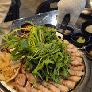[서산 / 돈필살 서산점] 서산호수공원맛집 구워 나오는 고기집 미나리 조합 솔직후기 껍데기 ....