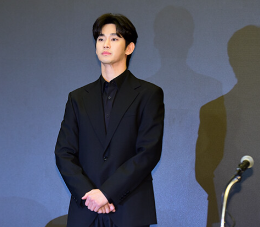 "김수현 측 고소 결과" <b>김새론 모친 송치</b> vs 부친 불<b>송치</b>
