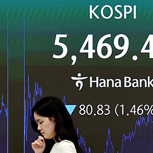 [1026마감체크] 코스피, 외인 매도에 5500선 붕괴... 7개월 만에 최저