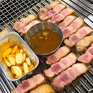 일산 라페스타 삼겹살 맛집 '노천드럼통' 야외 바베큐 감성 고기집 추천