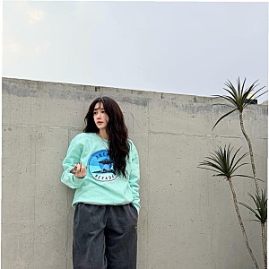 이지아, 40대에도 변함없는 '동안 미모'와 '개성 넘치는 패션' 비결은?