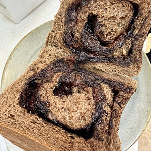 수원 망포역 빵집 화이트리에 초코식빵 유행막차타서 먹어봄