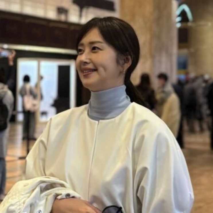외롭던 <b>한국 생활</b>을 달래준 노래…47세 여배우가 찾아간 공연장