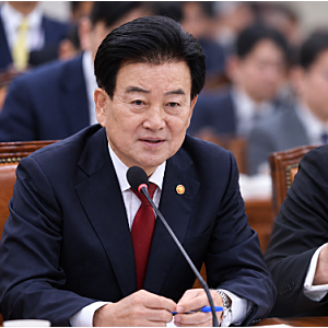 "장관님 집에 지뢰 심어도 방어용?"…정동영·한동훈, 북한 지뢰 놓고 정면충돌