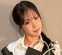 모모랜드 주이, 뮤지컬 첫 도전 끝났다...화이트 셔츠 입고 보여준 달라진 분위기