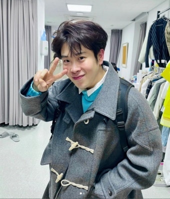 "외제차 선물은 기본?" 흙수저인 줄 알았는데 알고 보니 '상위 1%' 였던 아이돌 & 배우