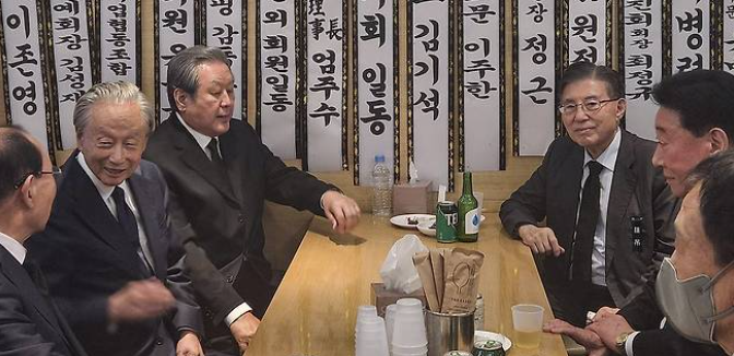 <b>최형우 전</b> 내무부 <b>장관</b> 별세, 이명박·권노갑 조문…정치권 추모 이....