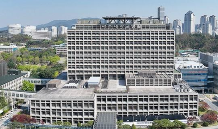 아주대 소아응급 <b>교수</b> 7명 <b>사직</b> 결정…“손이 떨려 진료 못 하겠다....