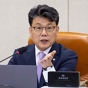 진성준 의원 프로필 고향 학교 선거 이력 국방위원장 미국 A2 관용 비자 발급 거부 사유 이유 ....
