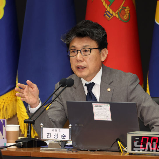 <b>진성준 국방위원장</b> 미국 <b>비자</b> 거부, 한미동맹 논의 앞두고 무슨 일?