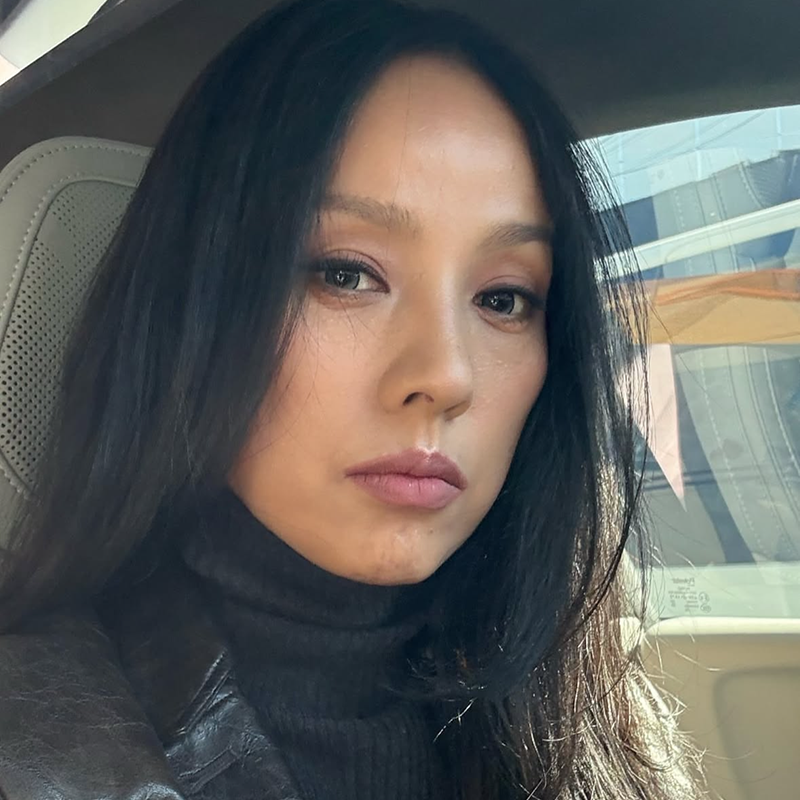 요즘 연예인들에게 '절대 볼 수 없는' 47세 이효리 무보정 셀카
