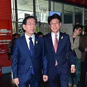 전주 고향 진성준 미국 비자 발급 거부 논란, 전북대 법학과 출신 국방위원장 비자 논란과 입....