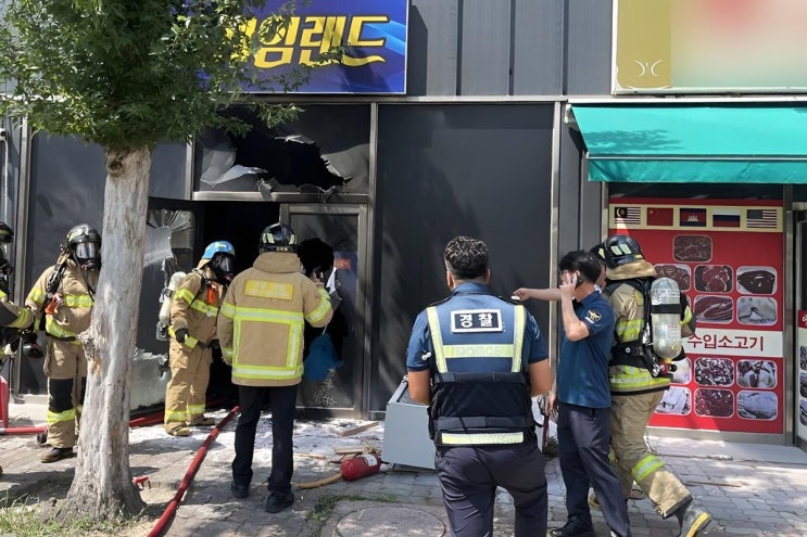 <b>폭발</b> 현장에서 <b>가스</b>통 2개 잠근 시민, 알고 보니 '서울의 봄' 배우 윤....