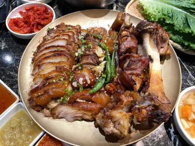 자양역 <족발집배원 자양점> - 찐 솔직후기 | 자양동족발 화덕에 구워 더 맛있는 짚불화덕족발