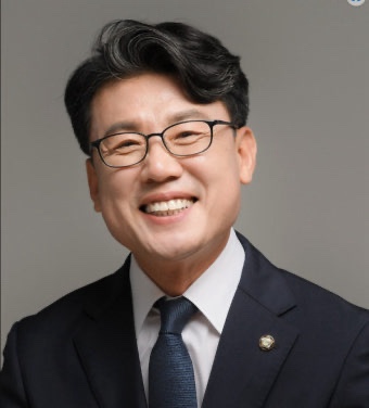 <b>진성준</b> 美 <b>비자 거부</b>에 이준석 직격탄…3선 의원에게 무슨 일이? 프....