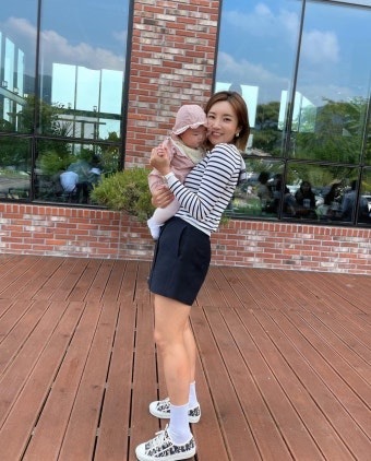 “김태희 고모 된다”…이완♥이보미, 결혼 7년 만에 전한 깜짝 소식