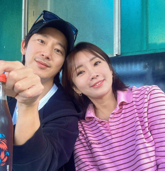“김태희가 고모 된다?” 동생 이완과 이보미 프로 부부가 7년 만에 전한 소식