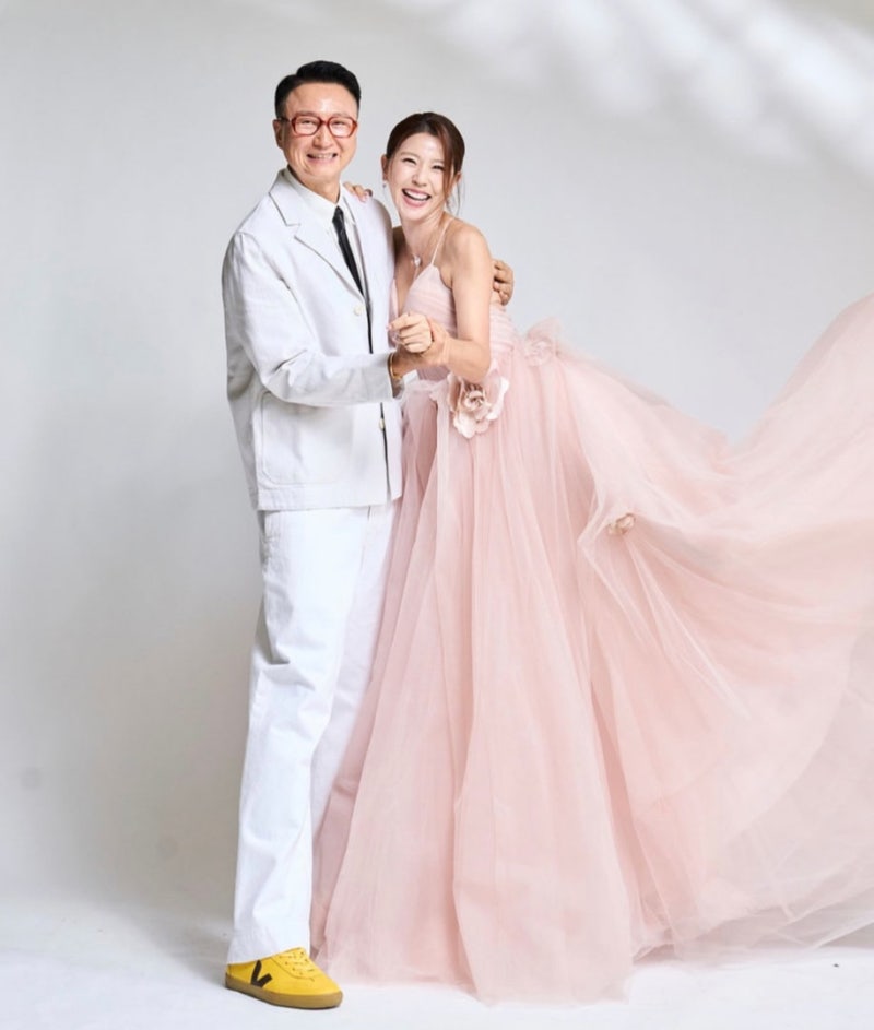 12살 나이차 극복한 주영훈♥이윤미, 결혼 20주년 리마인드 웨딩 사진 속 달라진 모습 봤더니....