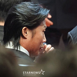 유해진, '암살자들' 논란 속 대통령 표창 참석… 무거운 표정으로 시상식 자리 지켜