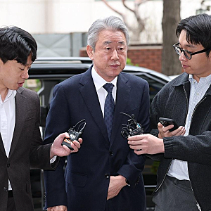“1억 뇌물 의혹에 세 번째 경찰 출석” 강호동 농협중앙회장 3차 조사, 무슨 일인가