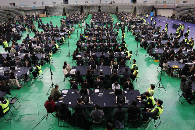 <b>투표지</b> 247만 장 검증했는데 또 충돌…장동혁 “증거 사라졌다” 반....