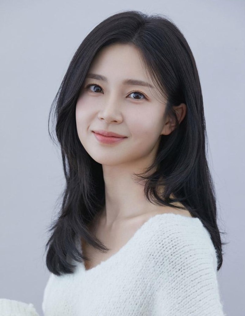 7년 사귄 윤현민과 헤어지고… 백진희가 결혼 발표한 상대는 ‘헨리’
