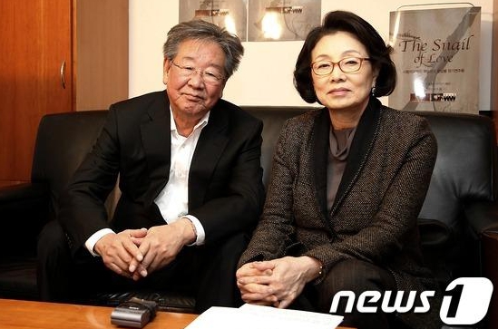"파하~" 웃던 최불암 87세 별세…아내 김민자가 눈물로 지킨 마지막 ....