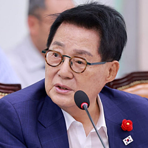[속보] 이재명 부부 '황제골프' 의혹 일파만파…박지원 "대통령이 택시 타야 하나" 주진우 폭....