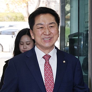 김기현은 무죄인데 아내는 벌금 500만원이라네요, 김건희 로저비비에 명품백 선물 사건 판결 ....