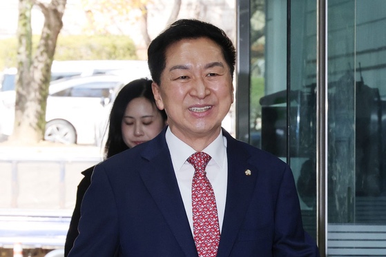 <b>김기현</b>은 <b>무죄</b>인데 아내는 벌금 500만원이라네요, 김건희 로저비비....