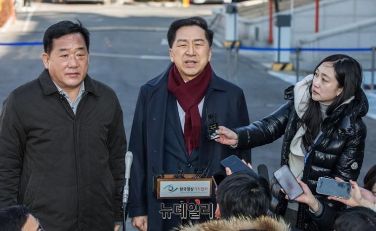 <b>김기현</b> 의원은 <b>무죄</b>, 배우자는 유죄…재판부가 주목한 결정적 차이