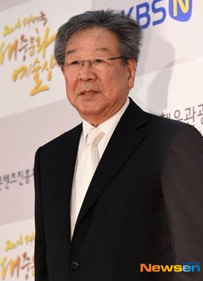 <b>임형주</b>, 故 <b>최불암</b> 부고에 "눈물만"… 병문안이 마지막 작별 될 줄 ....