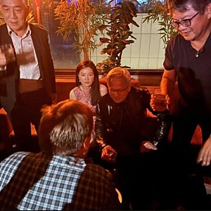 젠슨 황 만난 중국 여성 기업인 누구? 술자리 뒤 불거진 정보 수집 의혹｜스파이 논란 총정리