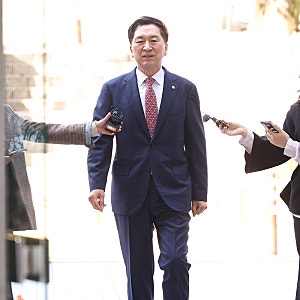 [속보] ‘김건희 로저비비에 가방’ 발언 김기현 1심 무죄… 배우자는 벌금형 선고