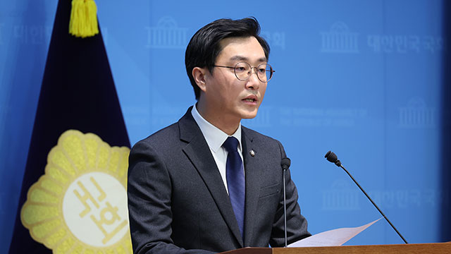전 민주당 소속 <b>장경태</b> 결국 불구속 <b>기소</b>…보좌진 <b>성추행</b> 의혹에 ‘....
