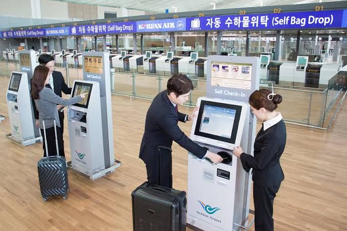 "출국길 막혔다" <b>인천공항 발권</b> 네트워크 <b>장애</b>로 대란... 뜻밖의 진....