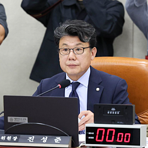 "판결문 일부만 들어봐도 고개가 끄덕끄덕" 이러니 거절 당하지..진성준 의원 미국 비자 단칼....