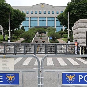 선관위 특검, 과천 중앙선관위 압수수색…“기준 미달 140억 장비 합격 처리”