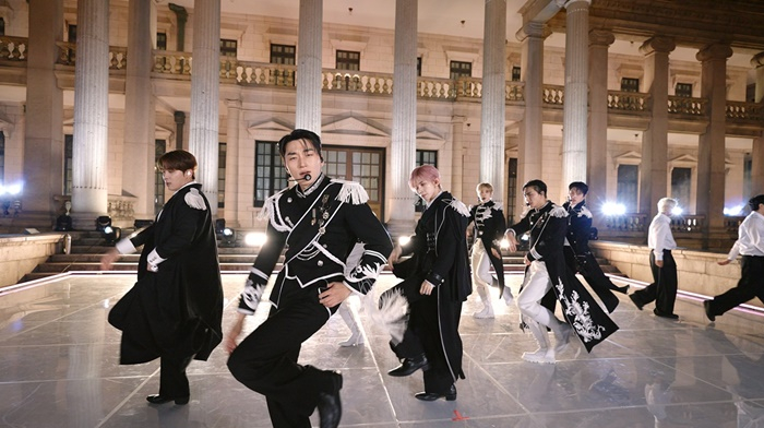 <b>에이티즈</b> <불후의 명곡>, <b>덕수궁</b> 특별 <b>공연</b> 합류…고궁에서 만나는 ....
