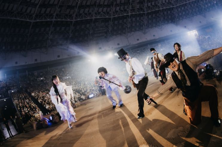 "<b>첫</b> 독립 <b>콘서트</b>에 3만 명?"…YG 떠난 <b>악뮤</b>, 이찬혁이 안내문까지 직....