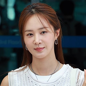 권유리 SM 퇴사, 처음부터 배우는 일상