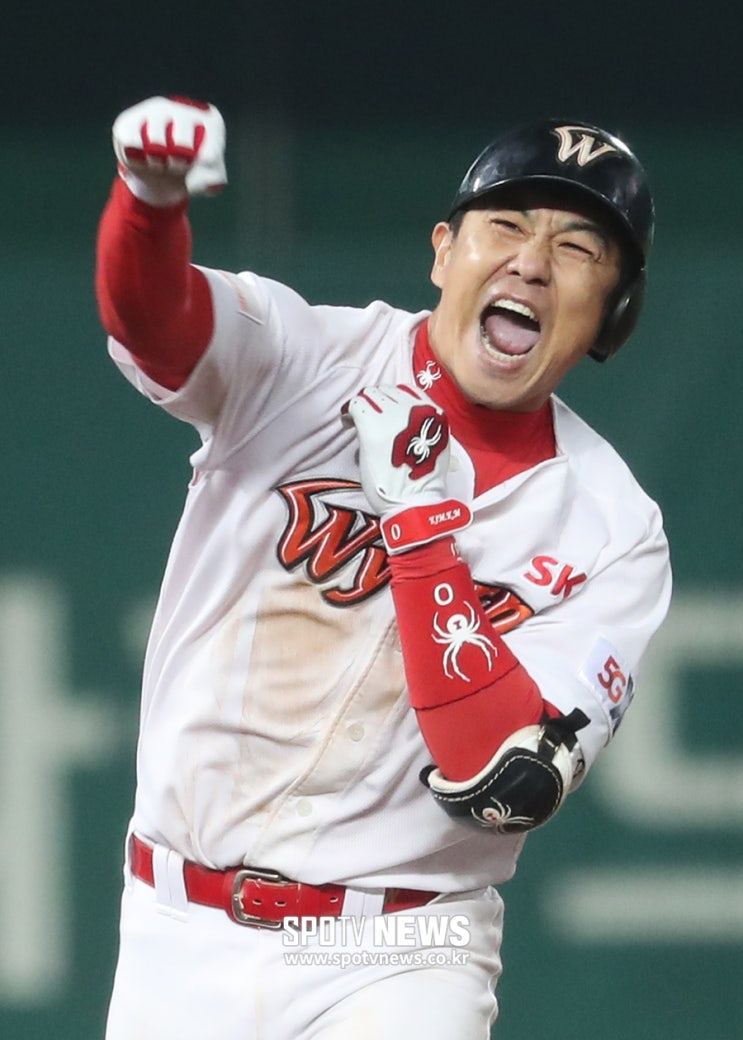 짐승 <b>김강민</b> 프로필 NC <b>외야 코디네이터</b> KBO 최초 나이 경력 선수생활....